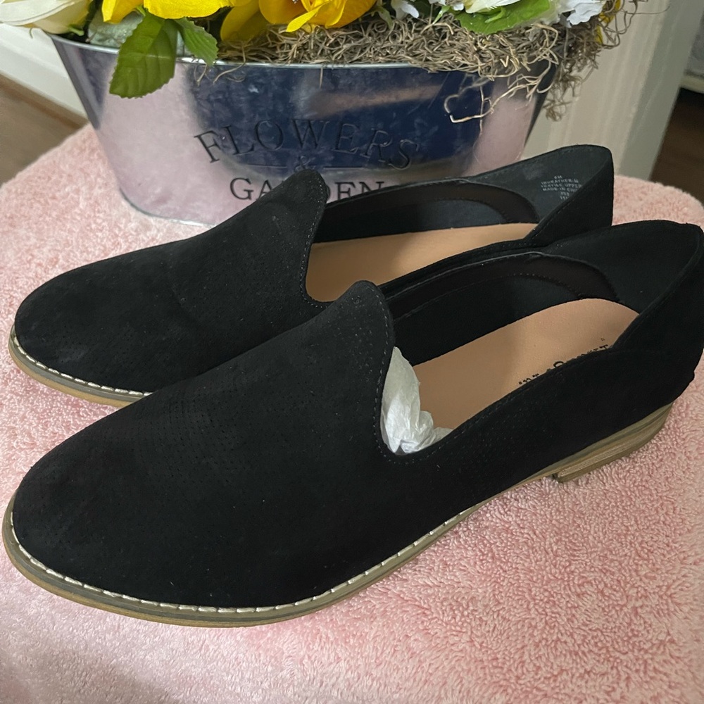 Women’s black loafers size 8